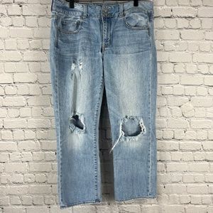 AMERICAN EAGLE ARTIST CROP STRETCH DISTRESSED JEANS SIZE:12